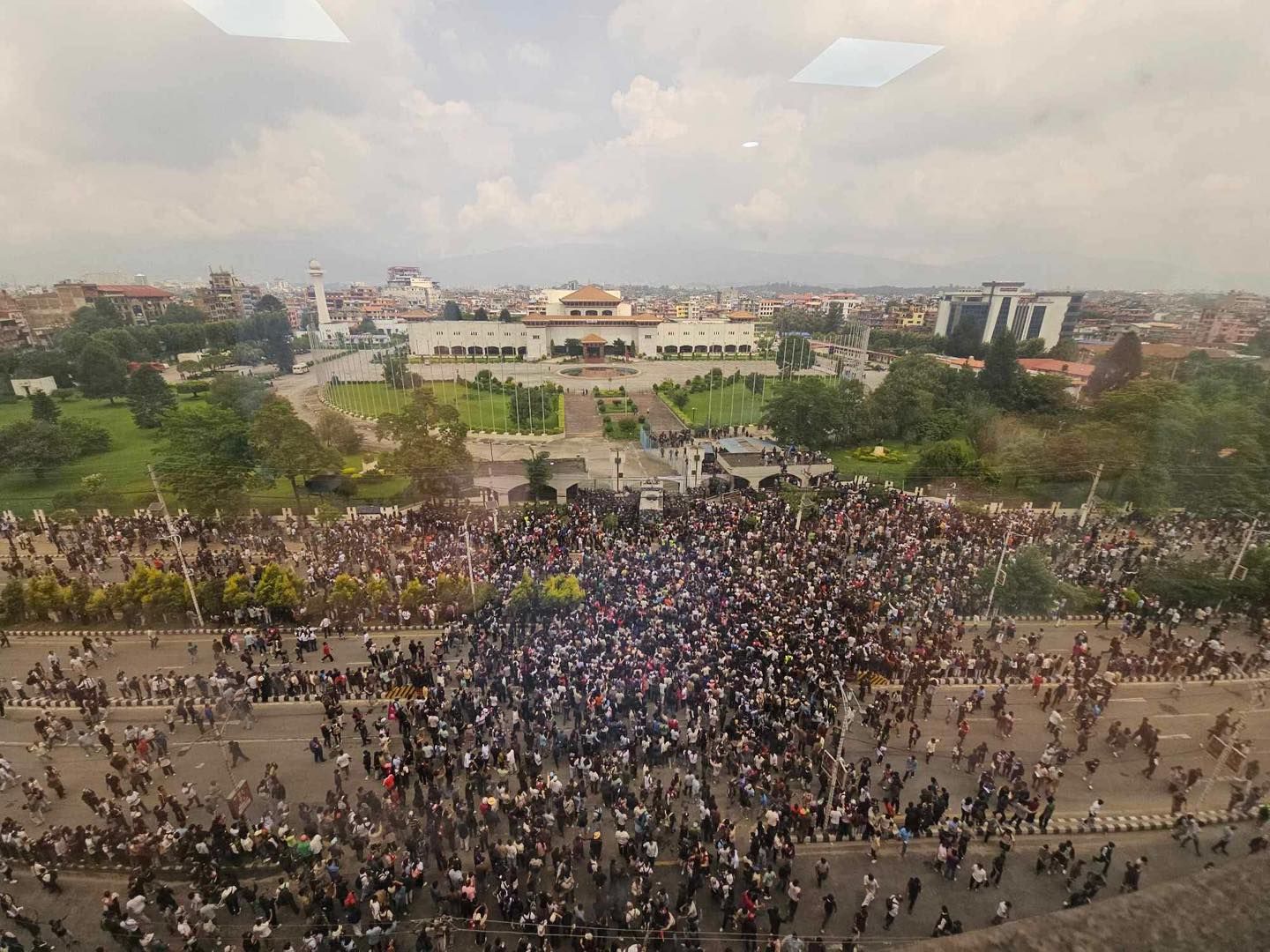 युवाहरूको सामूहिक हत्या : लोकतन्त्रको अन्धकार र सरकारको असंवेदनशीलता